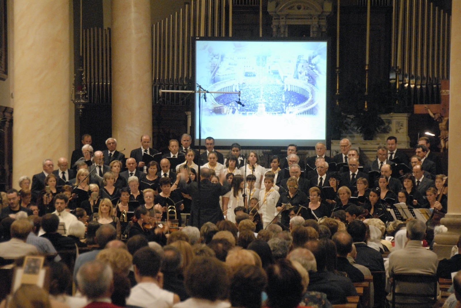 26-07-2009 - "Giovanni Paolo II" Oratorio per soli due cori e orchestra014
